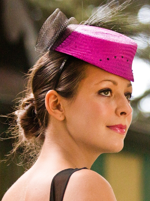 Elegancki Różowy Toczek w Stylu Retro