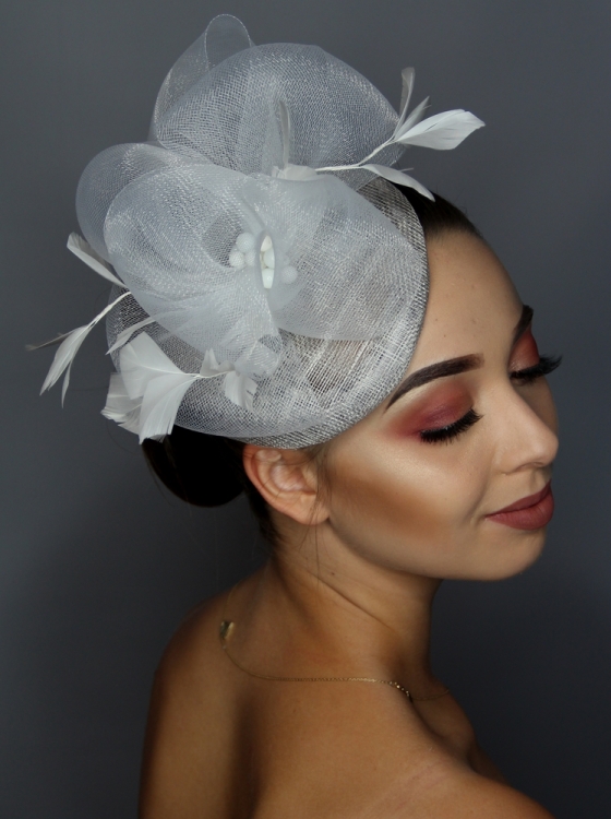 MODISTE ToczkiFascynatory.pl Kapelusze; Toczki; Fascynatory, Ozdoby ślubne do włosów; Woalki; kapelusze Wrocław (74) Toczki Fascynatory ozdoby ślubne MODISTE.JPG