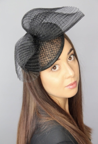 Czarny Toczek Żałobny z Woalką