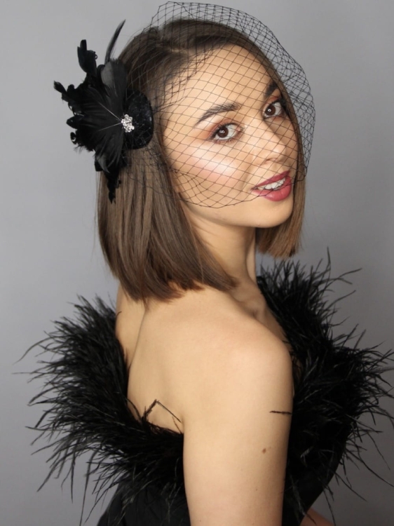 Fascynator-toczek-czarny-z-woalką-i-piórami (19).jpg
