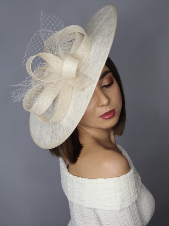 Kapelusz-damski-elegancki-koktajlowy-duży-śmietankowy-ivory (3).jpg