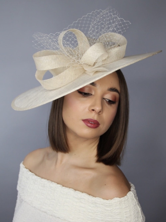 Kapelusz-damski-elegancki-koktajlowy-duży-śmietankowy-ivory (8).jpg