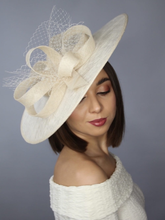 Kapelusz-damski-elegancki-koktajlowy-duży-śmietankowy-ivory (16).jpg