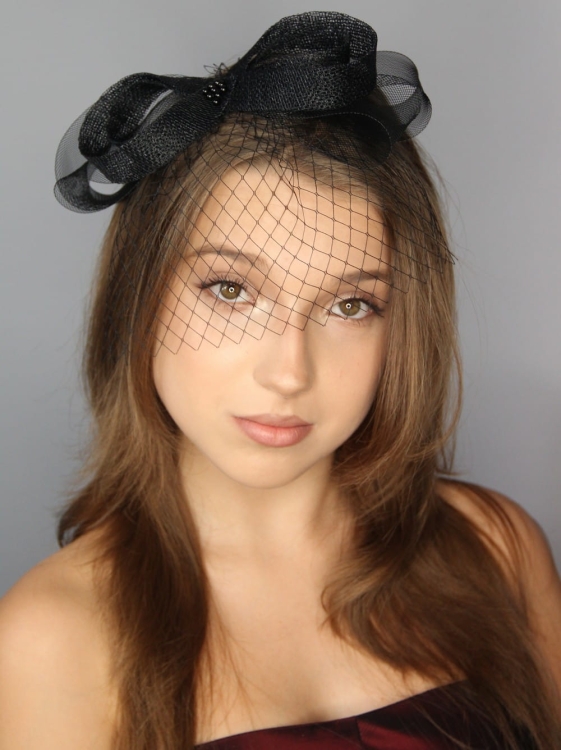 Fascynator-czarny-elegancki-wieczorowy-na-opasce (20).JPG