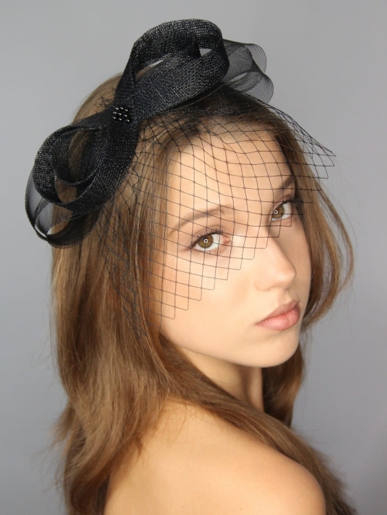 Fascynator-czarny-elegancki-wieczorowy-na-opasce (21).JPG