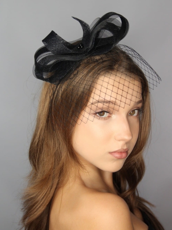 Fascynator-czarny-elegancki-wieczorowy-na-opasce (13).JPG