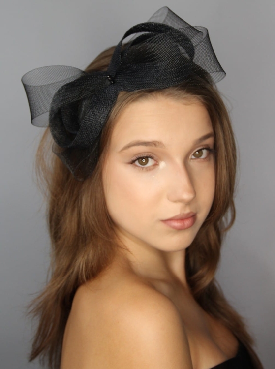 Fascynator-czarny-elegancki-na opasce-wieczorowy (6).JPG
