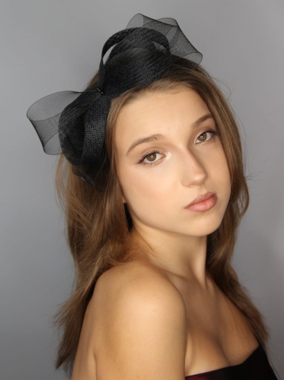 Fascynator-czarny-elegancki-na opasce-wieczorowy (7).JPG