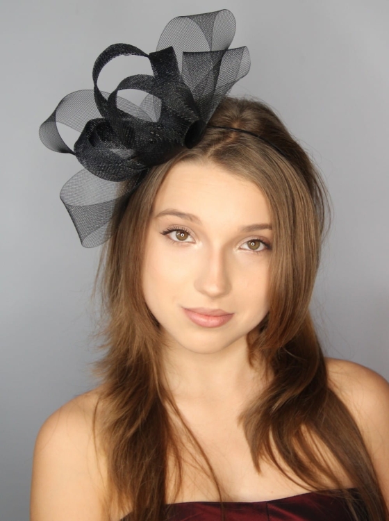 Fascynator-czarny-elegancki-wieczorowy-na-opasce (9).JPG