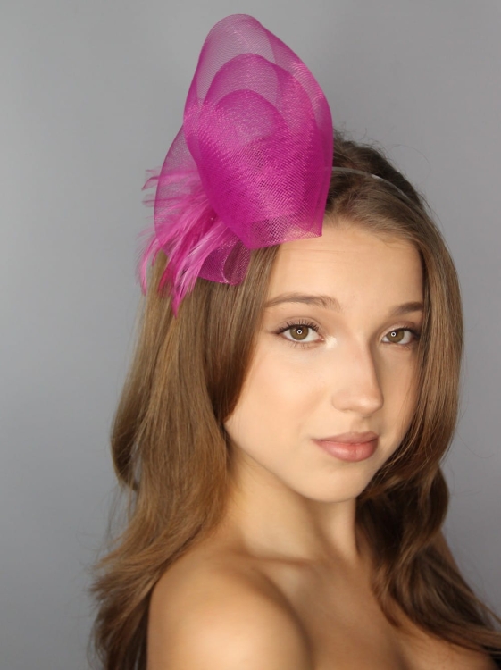 Fascynator-rozowy-elegancki-na-opasce (15).JPG