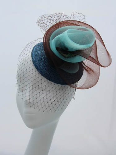 Fascynator Morskiej Bryzy – Kolorowy Akcent Twojej Stylizacji