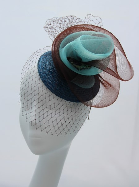 Fascynator Morskiej Bryzy – Kolorowy Akcent Twojej Stylizacji