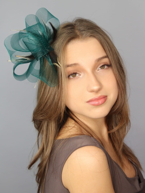 Fascynator-spinka-elegancka-wieczorowa-karnawalowa-zielona-butelkowa-zielen (8).JPG