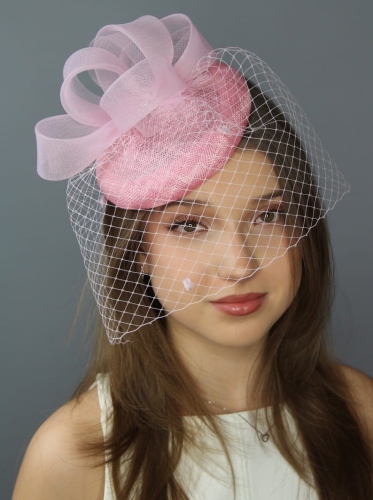 Toczek-pudrowy-róż-kapelusz-koktajlowy-fascynator-na-ślub-wysgigi-konne  (1).JPG