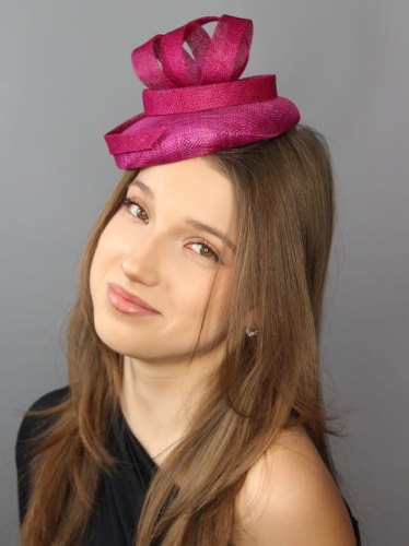 Toczek-z-woalką-różowy-koktajlowy-kapelusz (1).JPG