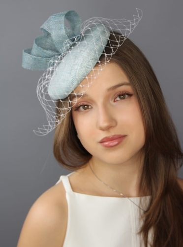 Fascynator-niebieski-toczek-błękitny-kapelusz-koktajlowy-niebieski (2).JPG
