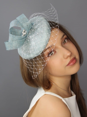 Fascynator-niebieski-toczek-błękitny-kapelusz-koktajlowy-niebieski (3).JPG