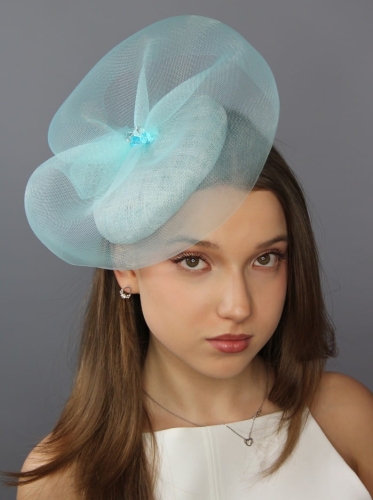 Fascynator-niebieski-toczek-błękitny-kapelusz-koktajlowy-niebieski (13).JPG