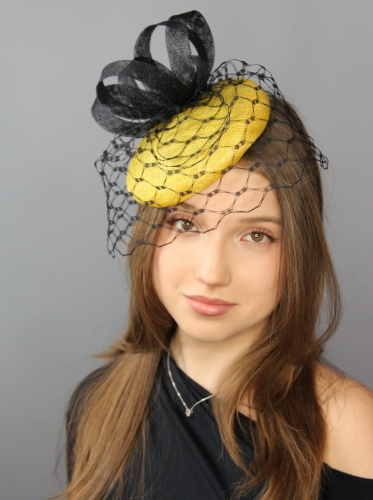 Toczek-żółty-z-woalką-koktajlowy-toczek (3).JPG