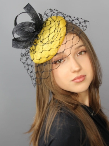 Toczek-żółty-z-woalką-koktajlowy-toczek (5).JPG