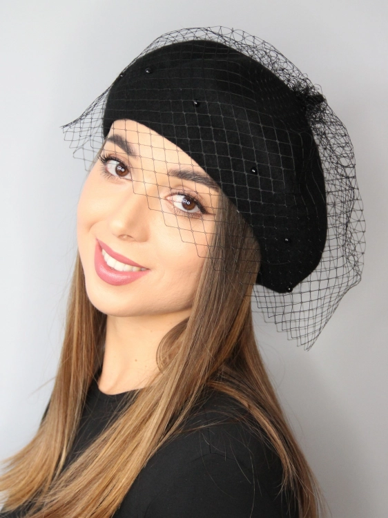 czarny-beret-welniany-z-woalka-z-koralikami-onyksu (2).JPG