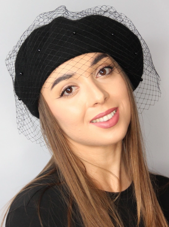 czarny-beret-welniany-z-woalka-z-koralikami-onyksu (4).JPG