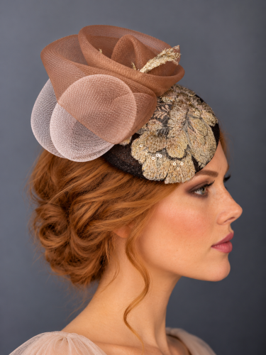 toczek-brazowy-bezowy-pudrowy-roz-elegancki (1).png