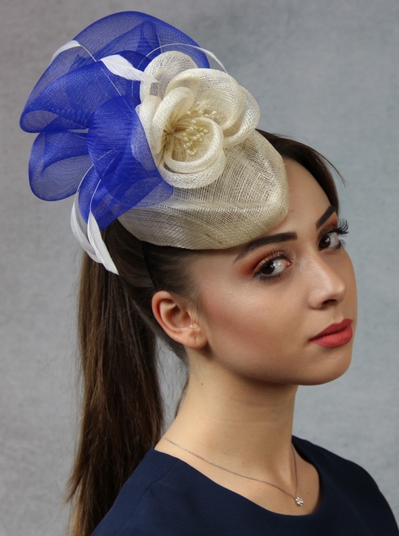 Toczek-fascynator-ivory-niebieski.jpg
