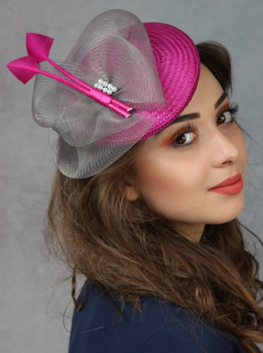 Okazały Toczek Damski z Buntala – Nowoczesna Elegancja